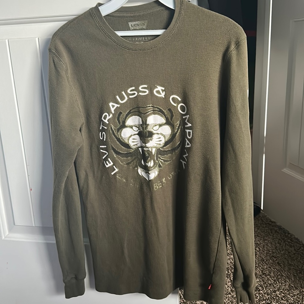 “Levi Strauss & Company” Long sleeve tee